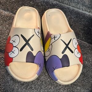 Yeezy like slides size 44~45